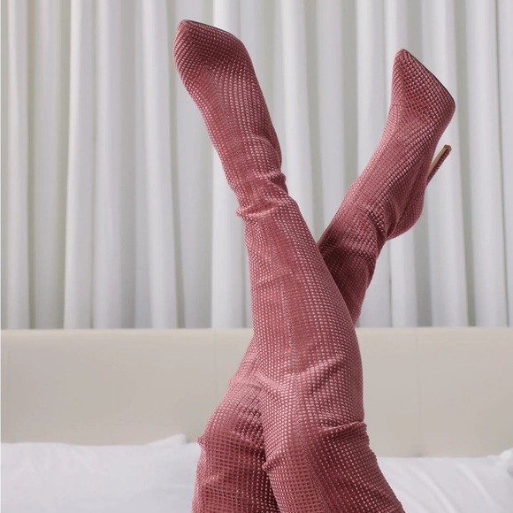 Fashion Nova size 7.5 velvet boots - Picture 1 of 7